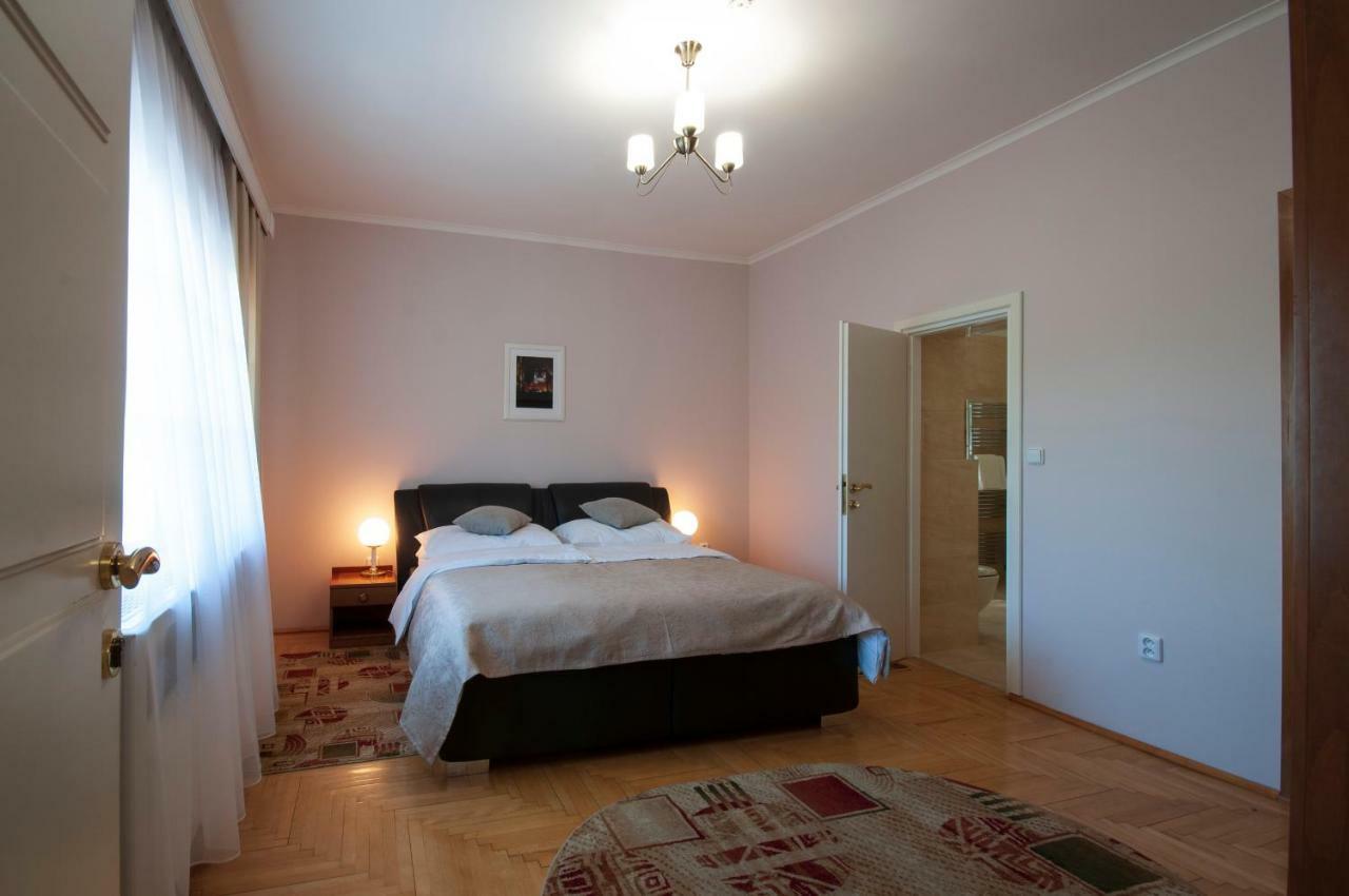 Art Deco Hoffmann 3*